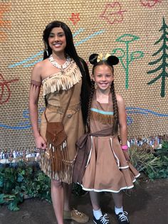 Pocahontas Halloween Costume, Pocahontas Halloween, Pocahontas Cosplay, Pocahontas Outfit, Pocahontas Dress, Disney Themed Outfits, Black Halloween Dress, Halloween Costumes For Girls, Themed Outfits