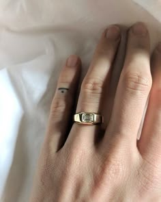 Wedding Ring Inspo Gold, Engagement Rings With Emeralds, Emerald Signet Ring, Handmade Gold Jewellery, Celebrity Engagement Rings, Dream Engagement Rings, Put A Ring On It, Emerald Cut Diamonds