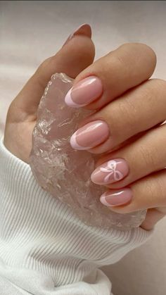 #bows #bow #ribbon #cute #nails #nailideas #nailsoftheday #trendynails #nails2inspire #valentinesdaynails Summery Nails, Casual Nails, Soft Nails, Girls Nails, Short Acrylic Nails, Cute Acrylic Nails