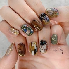 Weird Short Nails, Short Nails Gold, Nail Piercing, Vintage Nails, Nail Tattoo, Prom Nails