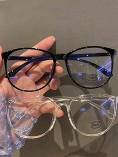 Transparent Glasses Aesthetic, Glasses Inspo Women, Blue Light Glasses Aesthetic, Cute Fake Glasses, Cute Glasses Aesthetic, Wide Frame Glasses, Glasses Black Women, Cute Glasses For Women, Blue Glasses Frames