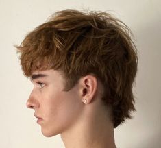 Ginger Guy Haircut, Hair Inspo Men Short, Short Shaggy Haircuts Men Straight Hair, 90s Short Hair Men, Short Haircut Masculine, Mullet Hairstyle Men Short, Straight Male Hairstyles, Shag Mullet Men Straight Hair, Men’s Haircut With Bangs