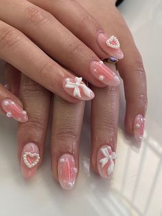 Nail Inspired Gel, Kawaii Nails Gel, Coquette Nails With Charms, Coquette Flower Nails, Korean Nails Charms, Short Almond Nails With Charms, Kawaii Gel Nails, Purple Korean Nails, Pink Douyin Nails