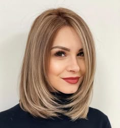 Lob Haircut Side Part Fine Hair, Hair Styles For Fine Medium Length Hair, Short Hair Styles For Long Faces, Wash And Go Haircut Fine Hair, Medium Length Womens Haircuts, Highlights Shoulder Length Hair, Medium Length Haircut Natural, Medium Textured Bob, Shoulder Length Hair With Long Bangs