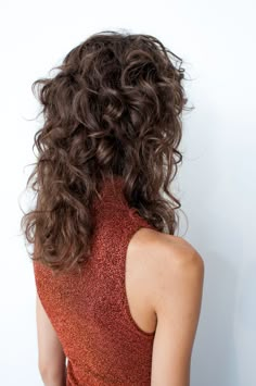 Curly Shag Back View, Shag For Curly Hair, Long Curly Wolf Cut, Curly Shaggy Hair, Shag Mullet Curly Hair, Long Curly Mullet, Shaggy Curly Hair, Curly Shag Haircut, Shaggy Long Hair