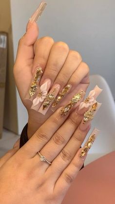 Gold Nails Prom, Sweet 16 Nails, Champagne Nails, Quince Nails, Quinceanera Nails, Gold Acrylic Nails, Spring Nail Designs, Nails Design With Rhinestones, Colored Acrylic Nails