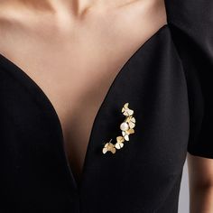 Transform yourself into an elegant butterfly with this exquisite gold-plated brooch. Bedecked with sparkly pearls, it's the perfect accessory for a wedding or special occasion. Add a touch of opulence to your outfit and make a statement with this timeless gift for her. 👌 M A T E R I A L • 18K Gold plated over brass• High quality resin pearl• This product is hypoallergenic (nickel free) and tarnish resistant📏 S I Z E• Width: 23mm （0.91 inch）• Length: 57mm (2.24 inch)• Weight: 6.3 g/piece Brooch Dress, Shape Butterfly, Lady Style, Lady Girl, Office Fashion Women, Retro Jewelry, Butterfly Brooch, Church Outfits, Suit Style