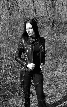 Metal Astethic Outfits, Goth Outfits With Leather Jacket, Metalhead Girl Outfits, Metal Girl Outfit, Black Punk Leather Jacket For Cosplay, Gothic Black Leather Jacket With Studs, Metalhead Fashion, Metalhead Girl