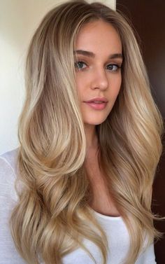 Whiskey Blonde Hair, Autumn Hair Colors Blonde, Blonde For Neutral Undertone, Warm Sandy Blonde Hair, Honey Blonde Hair With Curtain Bangs, Light Spring Blonde Hair, Soft Beige Blonde Hair, Neutral Tone Hair Color, Neutral Tone Blonde