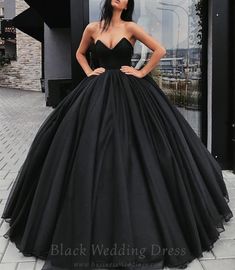 The black wedding dress… Until now the mere thought of a black wedding dress would have been unimaginable. But bridal fashion has undergone a huge transformation within just the last few years where color is concerned. White is no longer the only color option for the wedding dress today. For the first time in modern history, color is being introduced to wedding dresses. Even black. #BlackDress #BlackWeddingDress #BlackWeddingGown #BlackWeddingDresses Tulle Long Prom Dress, Prom Dress Black, Black Ball Gown, Long Evening Dress, Gown Prom, Black Tulle, Ball Gowns Prom, Black Wedding Dresses, Prom Dresses Ball Gown