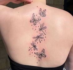 Butterflies And Dragonflies Tattoo Butterfly Spine Tattoo, Mom Daughter Tattoo, Butterfly Leg Tattoos, Rose Vine Tattoos, Tattoo For Kids, Flower Spine Tattoos, Spine Tattoo Ideas, Amazing Tattoo Ideas, Tato Minimal