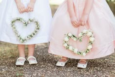 Five alternative ideas to a flower girl bouquet | Floral heart garland | bridemagazine.co.uk Bouquet Business, Flower Girl Bouquet, Train Wedding, Beach Wedding Flowers, Bridal Consultant, Heart Garland, Trendy Flowers, Flower Girl Basket, Wedding Flower Girl