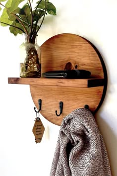 Circle Key hook shelf for the wall. 11 inch diameter with 3 hooks. Key Wallet Holder Entryway, Mirror Key Holder Entryway, Mail And Key Holder Entryway, Key Holder Entryway Ideas, Key Rack Ideas Entryway, Key Hook Ideas, Entryway Key Holder Ideas, Wooden Home Decor Ideas, Key Holders For Wall