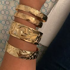 Goddess Jewelry Aesthetic, Inexpensive Jewelry, Princess Jewelry, Gold Girl, Gold Bracelets, Maximalism, Classy Jewelry