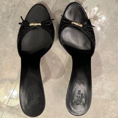 Vintage Gucci Open Toe Side Sandals. Size Us 8.5. Minor Wear As Shown On Side Of Shoe (Where Security Tag Was) And On Heels. Heel Measures 3/3.5” Including Back Insole. Open Toe Kitten Heels, Gucci Heels, Shoes Vintage, Fabulous Shoes, Gucci Black, Gucci Shoes, Walkers, Fitness Inspo, Cute Shoes