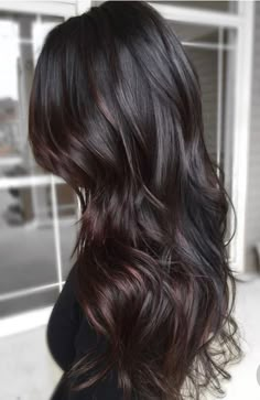 Dark brunette base with chocolate bayalage highlights Black Hair Ombre, New Hair Color Trends, Brunette Ombre, Black Hair Balayage, Brown Ombre Hair, Beautiful Hair Color, Hair 2018