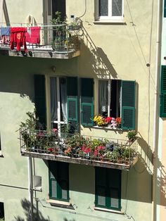 summer flowers balcony italy green Italy Balcony Aesthetic, Nyc Balcony, Italy Balcony, Italy In The Summer, Italian Balcony, Esio Trot, Apartment With Balcony, Background References, Italy Apartment