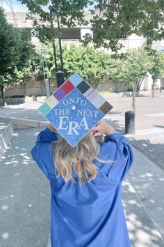 I love these Taylor Swift graduation cap ideas. I can’t wait to use some of these Taylor Swift graduation cap quotes this year. Taylor Swift Playlist, Grad Cap Designs