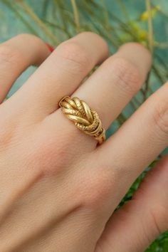 Latest Gold Ring Designs, Couple Ring Design, Unique Gold Jewelry Designs, Gold Finger Rings, Ring Jewellery Design, New Gold Jewellery Designs, Modern Gold Jewelry