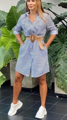 Outfit Primavera, Stylish Summer Outfits, Italy Outfits, Shirts Women Fashion, Latest African Fashion Dresses, Casual Chic Outfit, Summer Fashion Outfits, Spring Outfits Casual, Outfits Casuales