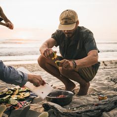 The right vibe for fishing or grabbing a few suds with the boys. Outdoor Hats Men, Monkey Icon, Howler Monkey, Fishing Photos, Five Panel, Kimono Duster, Unique Hats, Hang Loose, Accessories Bags Purses