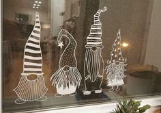 Window Winter Art, Posca Window Art Christmas, Christmas Window Decorations Paint, Posca Christmas Window, Posca Window Art, Christmas Windows Painted, Christmas Window Painting Diy, Painted Christmas Windows, Christmas Window Paint