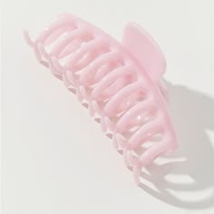 Super Cute & Such A Great Size. Ultra-Modern Claw Clip In A Tubular Design And Matte Finish. Exclusively Available At Uo. Content + Care - 95% Plastic, 5% Brass - Wipe Clean - Imported Size - Width: 4.5" Jewelled Hair Clips, Rose Gold Hair Clip, Baby Pink Hair, Coil Hair Ties, Pink Hair Clips, Gold Hair Clips, Urban Outfitters Accessories, Pink Headbands, Velvet Hair