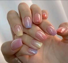 Simple Nails Trendy, Simple Spring Manicure, Nailart For Short Nail, Simple Nail Designs Dip Powder, Korean Ombre Nails, Ombre Nails Korean, Gel Nails For Work, Gelish Nails Designs, Short Nails For Work