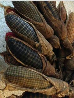 an image of dried corn on the cob