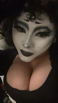 Chunky Eyeliner, E Girl Makeup, Body Aesthetics, Indie Makeup, Face Drawing Reference, Alt Goth, Black Lipstick