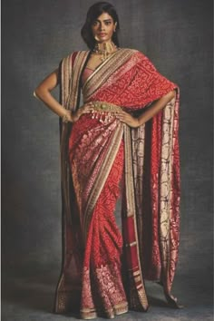 Tarun Tahiliani Saree, Saree Sabyasachi, Ethnic Saree, Sabyasachi Sarees, Saree Bollywood, Vogue Editorial, Summer Bride, Indian Bridal Fashion, Vogue India