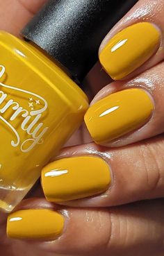 Queen Bee Trendy Toe Nails 2024, Mustard Yellow Nails Designs, Mustard Nails Design, Mustard Yellow Nails, Yellow Gel Nails, Mustard Nails, Metallic Nails Design, Yellow Nail, Gold Nail Polish