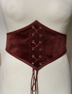 Do you like corsets but also like to feel comfortable in your clothes? This belt is made for you! This is an elastic waist cincher, made of quality red velvet. Steel stays on the front of the belt provide support and give the illusion that it is a real corset. The robust elastic that makes up the back of this accessory allows greater sheathing than a classic belt and will adapt perfectly to your size. Possibility to choose this model with braid or only with a cotton border. Item handmade in Fran Victorian Corset, Velvet Corset, Classic Belt, Waist Corset, Red Corset, Iris Van Herpen, Corset Belt, Corset Lingerie, Waist Cincher