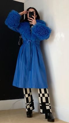 Winter Maximalist Outfits, Blue Dress Outfit Winter, Unique Winter Outfits, Blue Outfits Aesthetic, Dopamine Outfits, Statement Piece Outfit, Y2k Maximalist, Maximalism Fashion, Bright Winter Outfits