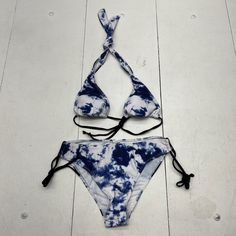 Blue White Tie Dye Triangle Bikini Two-Piece Swimsuit Self Tie Women’s Size M New In Package See Photos Ls 169/24 X26 Kr15 Blue Halter Neck Tankini For Vacation, Blue Beachwear For Poolside, Blue Lined Swimwear For Vacation, Blue Lined Tankini For Beach Season, Blue Swimwear For Poolside, Blue Beachwear Tankini For The Pool, Blue Lined Body Tankini For Beach, Casual Halter Neck Swimwear For Sunbathing, Blue Summer Tankini For Pool