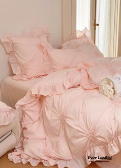 Blush Pink Bedding: The Subtle Trend Taking Over Bedrooms | Room Decor Tips | Ever Lasting Blog