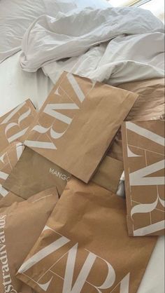 Zara Shopping Bags Aesthetic, Zara Astethic, Shopping Pictures Bags, Vision Board Shopping, Shopping Aesthetic Bags, Zara Shopping Bag, Shopping Bags Aesthetic, Shopping Snap, Zara Gifts