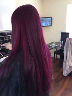 Purple Redish Color Hair, Merlot Color Hair, Purple Hair Colors Ideas, Maroon Violet Hair, Wine Purple Hair Color, Grape Colored Hair, Hair Colors That Go With Brown Eyes, Darker Purple Hair, Perpel Hair Colour