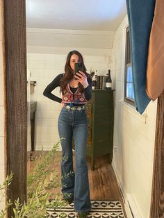 Western Apparel Womens, Cute Fall Cowgirl Outfits, Folk Western Outfit, Sweater Dinner Outfit, Island Concert Outfit, Country Concert Outfit Bootcut Jeans, Aesthetic Cowgirl Outfits, Long Sleeve Cowgirl Outfit, Cute Outfits With Dresses