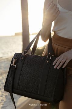 Each ostrich leather bag offers a one-of-a-kind pattern, creating a timeless piece with a distinctive style. Best Travel Bags, Leather Card Holder Wallet, Work Tote Bag, Natural Landscapes, Leather Travel Bag, Auckland New Zealand, Work Tote