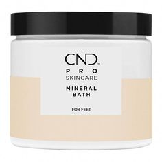 BAÑO MINERAL PARA EL CUIDADO DE LA PIEL CND™ PRO (Para pies) Este energizante remojo para pies enriquecido con un complejo prebiótico hidrata y suaviza la piel seca y áspera, reduce el olor de los pies y alivia la incomodidad de los pies hinchados. La piel se siente limpia, fresca y luce más saludable. Formulado con mi Eucalyptus Scent, Mineral Bath, Eucalyptus Tea, Foot Soak, Sunflower Seed, Rough Skin, Vegan Skincare, Manicure Y Pedicure, Sunflower Seeds