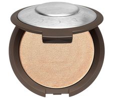 Becca Cosmetics Highlighter Champagne Pop Everyday Makeup Products, Becca Champagne Pop, Champagne Pop Highlighter, My Everyday Makeup, Becca Highlighter, Becca Shimmering Skin Perfector, Becca Makeup, Everyday Glam, Everyday Makeup Routine