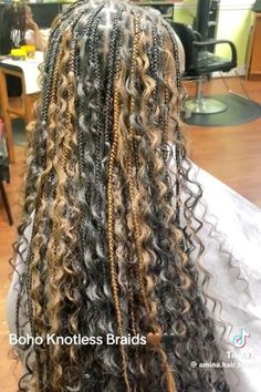 Different Color Brown Knotless Braids, Peakaboobraids Boho, Black Brown Knotless Braids, Boho With Color Braids, Boho Colored Braids, Brown Hair Colors Braids, Boho Knotless With Curls, Brown Braids On Black Hair, Peek A Boo Goddess Braids