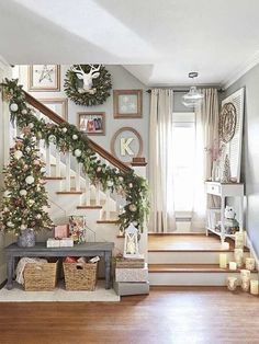 the stairs are decorated with christmas decorations