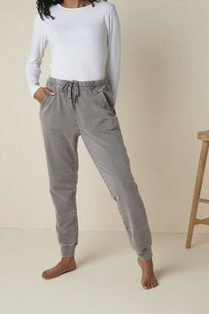 Irresistibly smooth and soft, these vintage-washed, French terry joggers are ankle pants with wear-anytime appeal. | Women's Easy Times Jogger Pants - Black - 1X - Plus Size Lounge Wear Stylish, Best Travel Outfits For Women, How To Wear Joggers, Linen Joggers, Joggers Outfit, Petite Pants, Plus Size Pants, Casual Work Outfits, Joggers Womens