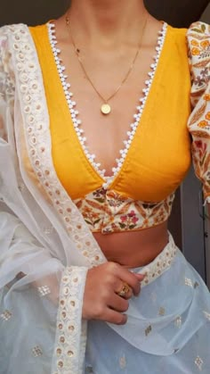 Saree Jacket Designs, Saree Jacket, Saree Jackets, Jacket Designs, Look Boho Chic, Cotton Blouse Design, Instagram Message, Fashionable Saree, New Saree Blouse Designs