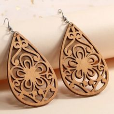 Khaki Color Wooden Droplet Shape Laser Cut Out Earrings. Center Flower Design. For Pierced Ears Only. Hangs 3.5” Long & 1.75” Wide. In New Condition. Nwt Boutique Item See Additional Listings For More Wood Jewelry. (Drawer #1) Laser Engraved Earrings, Laser Cut Wood Earrings, Water Drop Earrings, Droplet Earrings, Embellished Fashion, Laser Ideas, Laser Cut Jewelry, Laser Cut Earrings, Earring Ideas