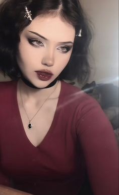 Gothic Makeup Natural, Goth Glamour Makeup, Phantom Of The Opera Makeup Ideas, Low Key Goth Makeup, Vampy Prom Makeup, Alt Makeup Without Lashes, Edgy Prom Makeup, Vampire Prom Makeup, Smoky Goth Makeup