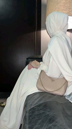 Muslim Outfits Casual, Angel Warrior, Anime Muslim, Muslim Girl, Edit Photos, Cute Muslim Couples, Muslim Fashion Hijab, Hijabi Outfits Casual, Muslim Outfits