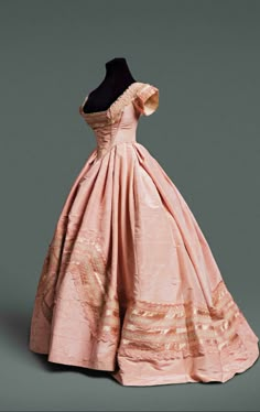 1800s Dresses, 1860s Dresses, Victorian Era Dresses, Victorian Dresses, 1800s Fashion, Special Event Dresses, Pink Evening Dress, Period Dress, Historical Dress